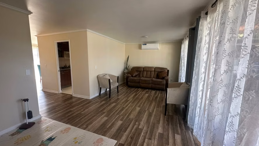 ARRIENDA CASA RECIEN REMODELADA CON PISCINA