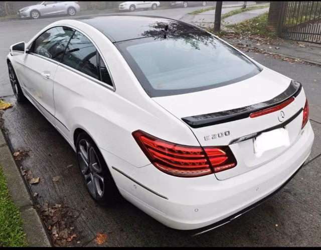 Mercedes Benz E200