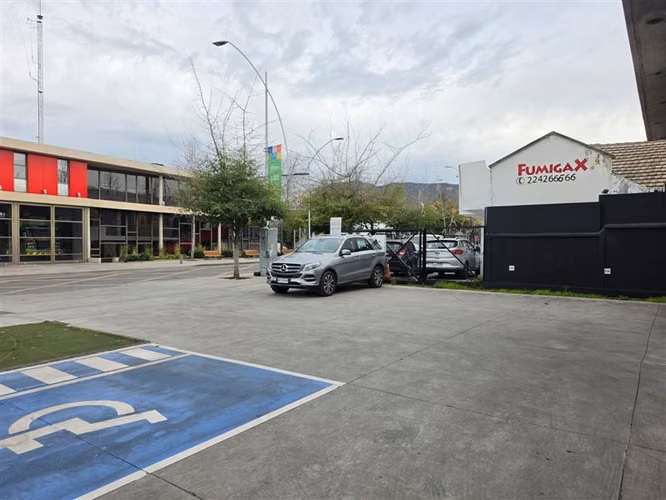 Local Comercial en Arriendo en Strip Center Vitacura