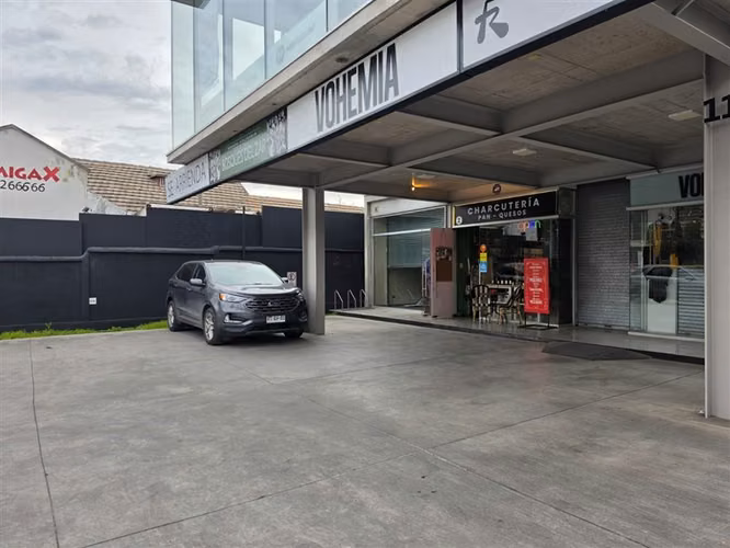 Local Comercial en Arriendo Strip Center en Vitacura