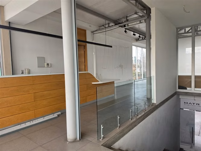 Local Comercial en Arriendo Strip Center en Vitacura