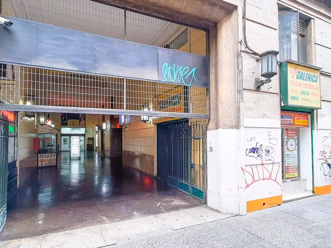 Oficina en Venta a 2 cuadras Metro Plaza de Armas