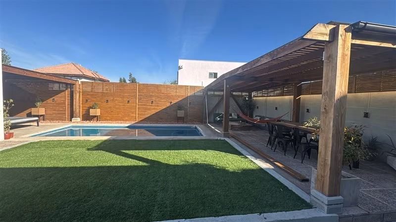 Casa en venta de 3 dorm. en Colina