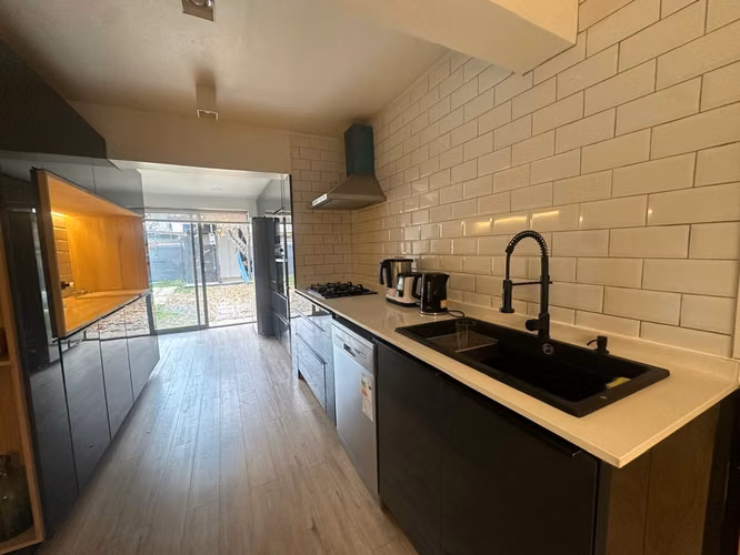 METRO FERNANDO CASTILLO VELAZCO|3B,2B,2EST|350M2