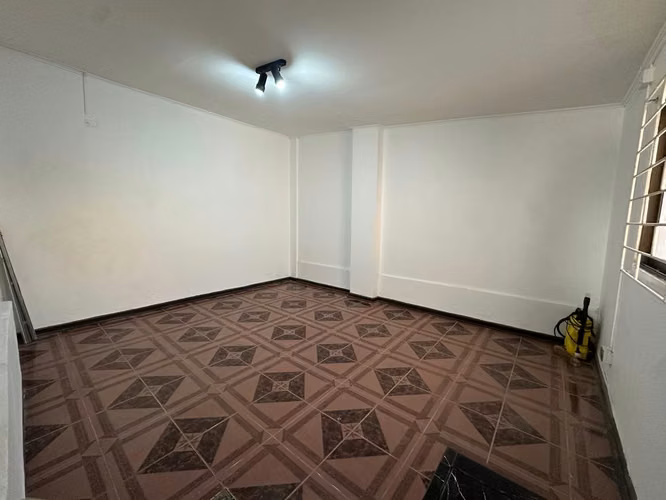 METRO SALVADOR - 4D,2B,2EST,1ANEXO/ESCRITORIO