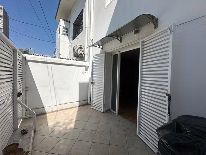 USO COMERCIAL - 2 SALAS, 2P,2B - 126M2, BARRIO ITALIA