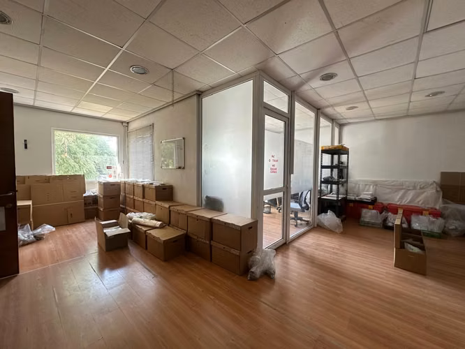 USO COMERCIAL - 2 SALAS, 2P,2B - 126M2, BARRIO ITALIA
