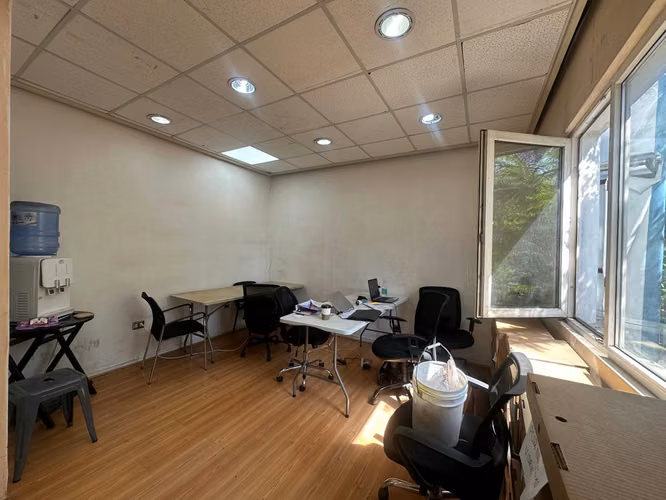 USO COMERCIAL - 2 SALAS, 2P,2B - 126M2, BARRIO ITALIA