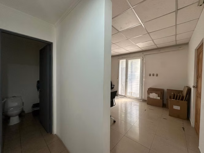 USO COMERCIAL - 5P,4B - 252M2 UTILES- BARRIO ITALIA - Imagen 8
