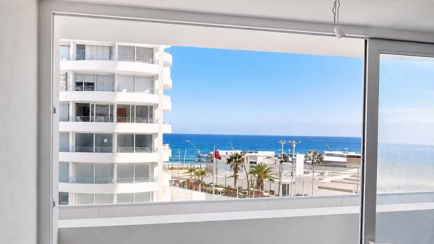 Luminoso Hogar con Excelente Ubicacion (179387) - Imagen 2