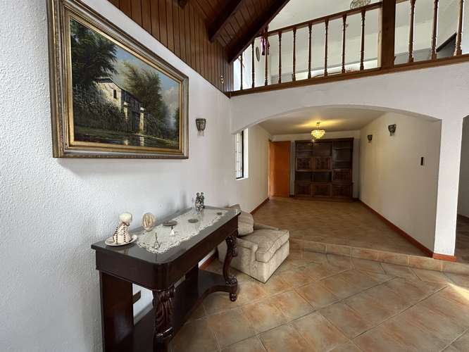 INVERSIONISTA  CASA EN CONDOMINIO  A MINUTOS DE MELIPILLA , COLEGIOS Y CLINICA