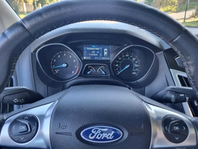 Ford Focus SEL