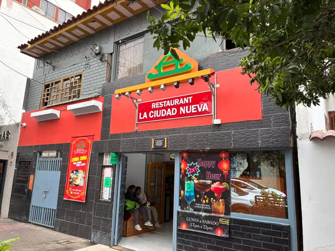 PROPIEDAD COMERCIAL CON RESTAURANTE EQUIPADO Y 10 HABITACIONES EN ANTOFAGASTA