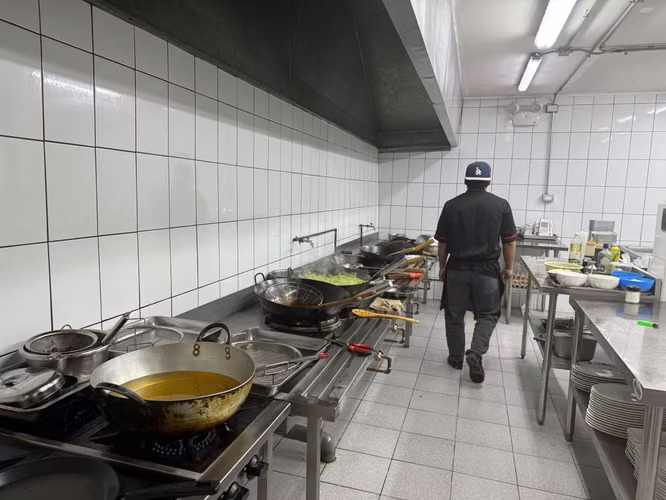 PROPIEDAD COMERCIAL CON RESTAURANTE EQUIPADO Y 10 HABITACIONES EN ANTOFAGASTA