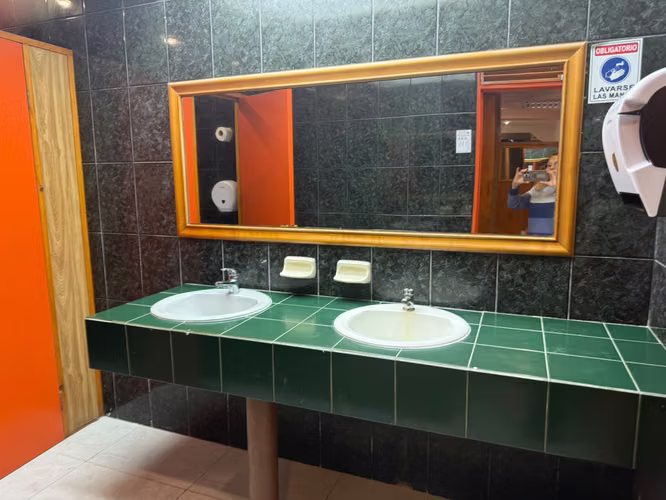 PROPIEDAD COMERCIAL CON RESTAURANTE EQUIPADO Y 10 HABITACIONES EN ANTOFAGASTA