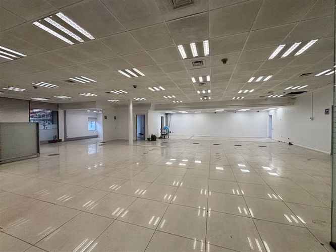 Gran Local Comercial/ Bancos, Farmacias y Grande Cadenas