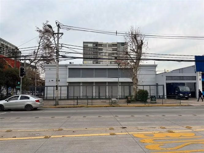 Gran Local Comercial/ Bancos, Farmacias y Grande Cadenas