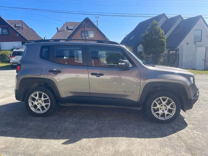 Jeep Renegade año 2022 (Crédito directo con Dicom )