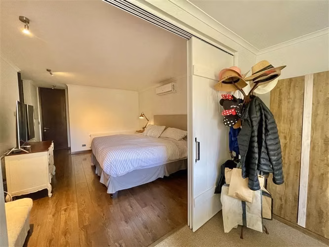 Preciosa e iluminada casa en Condominio Piedra Roja - Imagen 6