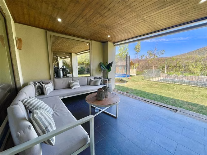 Preciosa e iluminada casa en Condominio Piedra Roja - Imagen 18