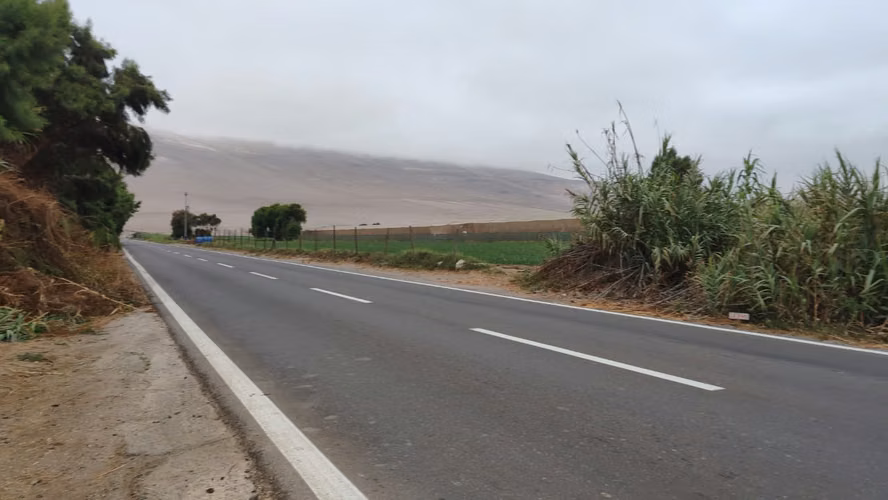 VALLE DE LLUTA TIERRA CULTIVABLE  ORILLA DE CAMINO - Imagen 3