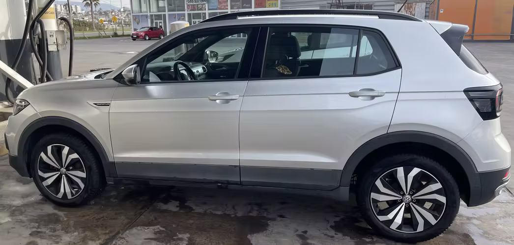 VOLKSWAGEN T-CROSS año 2022
