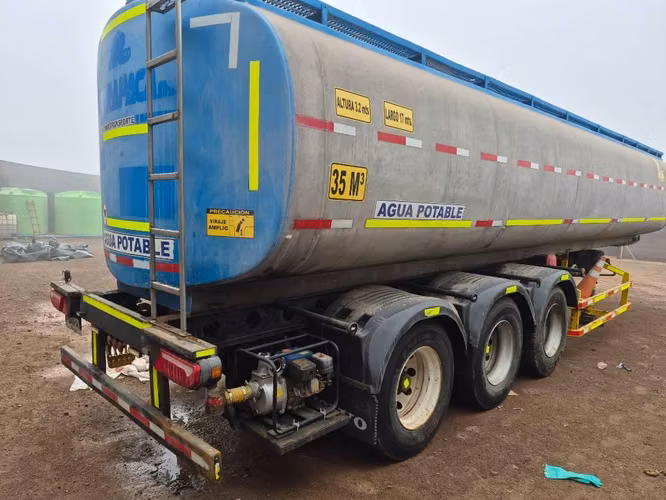 Rampla Aljibe ó Semirremolque de 35³ ó 35 mil litros.