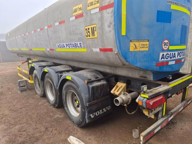 Rampla Aljibe ó Semirremolque de 35³ ó 35 mil litros.
