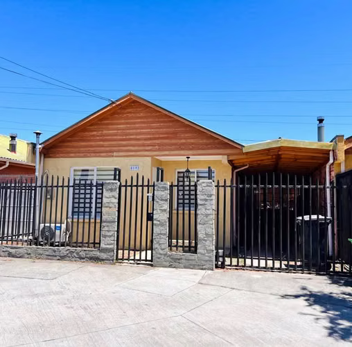 EXCELENTE CASA EN VENTA EN EL ROSARIO 2, LOMAS COLORADAS