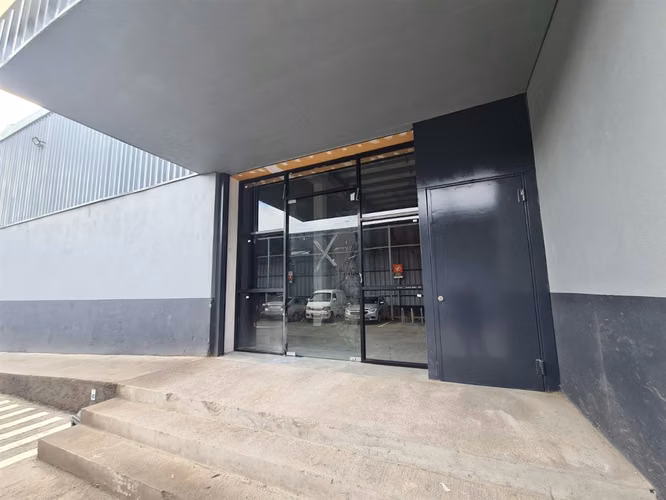 LOCAL COMERCIAL Local Comercial con Subterraneo, exterior SUPER 10, Centro Rancagua