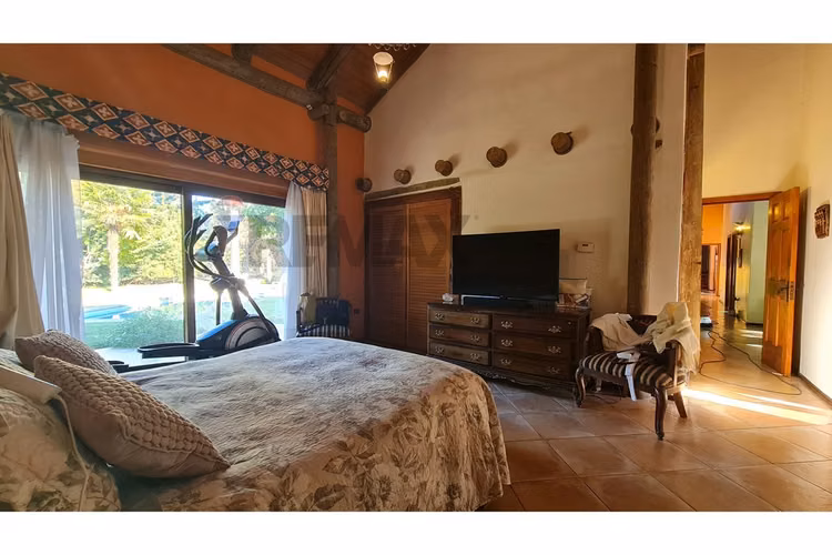 Parcela urbana 4 hab y piscina en  buin