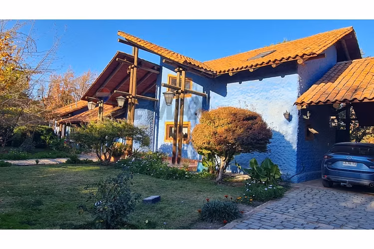 Parcela urbana 4 hab y piscina en  buin