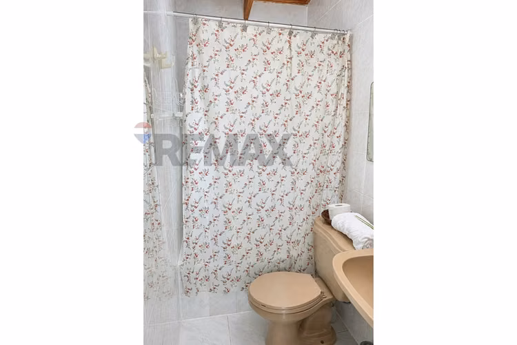 Casa en venta en el centro de cachagua