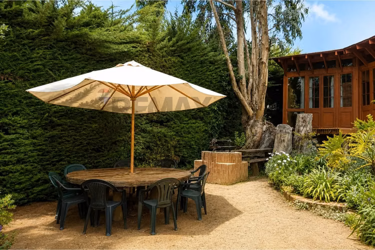 Casa en venta en el centro de cachagua