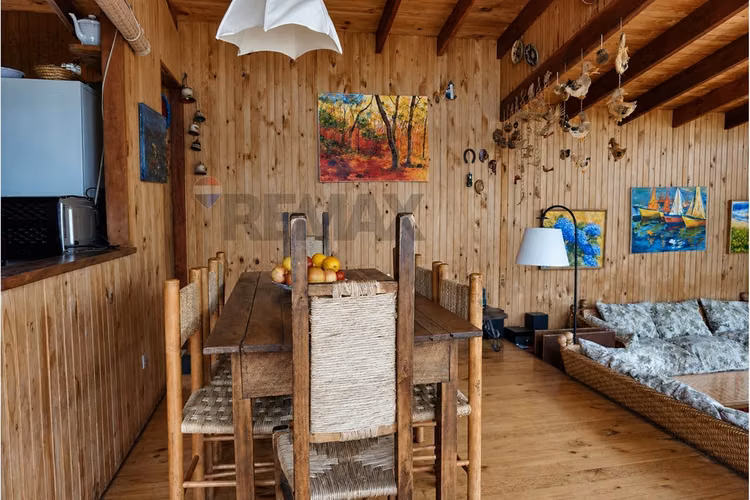 Casa en venta en el centro de cachagua
