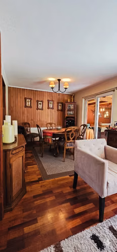 CASA EN SECTOR RESIDENCIAL DE ALTA PLUSVALÍA