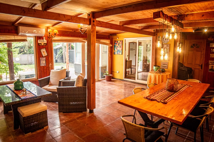 CASA EN SECTOR RESIDENCIAL DE ALTA PLUSVALÍA