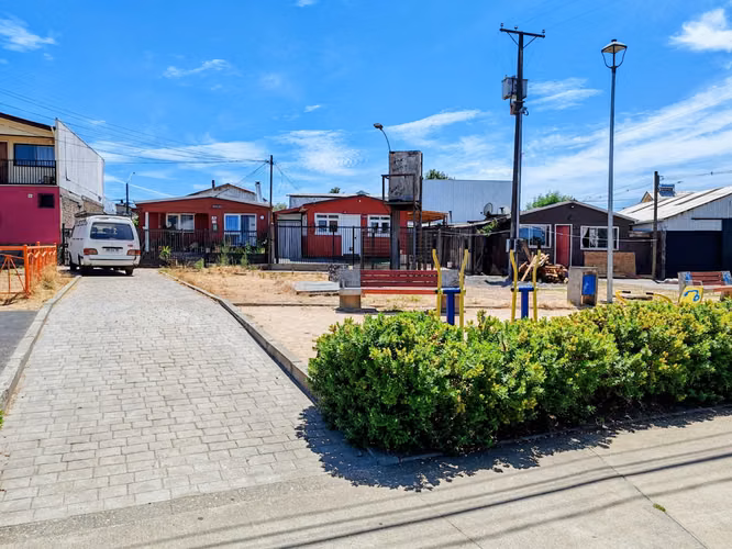 VENTA DE CASA FRENTE A CESFAM Y COLEGIO
