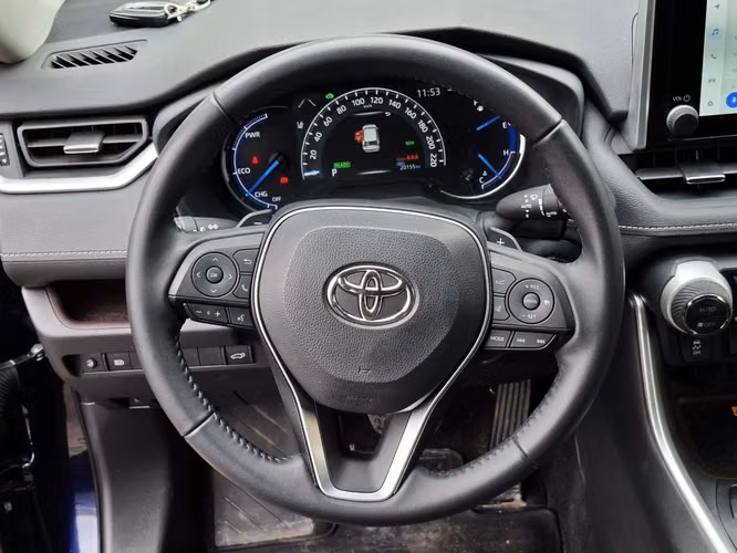 TOYOTA RAV4 2025