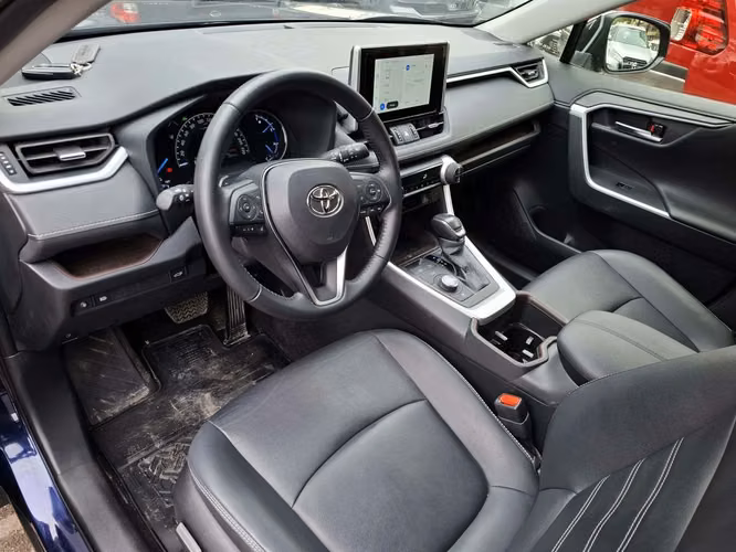 TOYOTA RAV4 2025