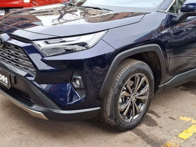 TOYOTA RAV4 2025