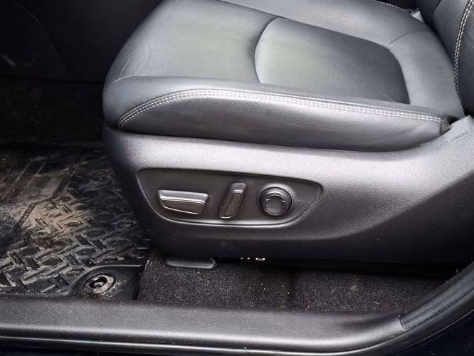 TOYOTA RAV4 2025