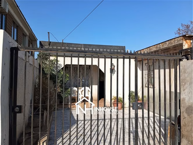 Casa en venta de 3 dorm. en La Granja
