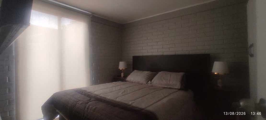 Casa 4 dormitorios, 2 baños, amoblado.