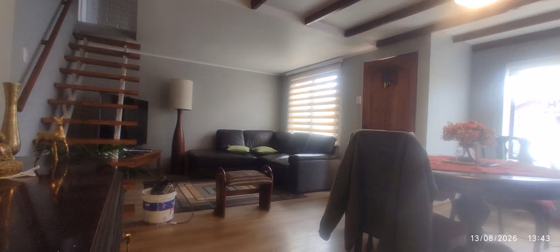 Casa 4 dormitorios, 2 baños, amoblado.