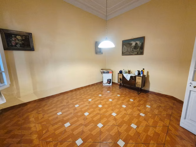 Arquitectura con carácter y espacios amplios - Imagen 17