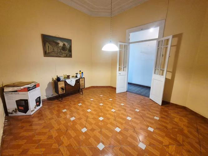 Arquitectura con carácter y espacios amplios - Imagen 5