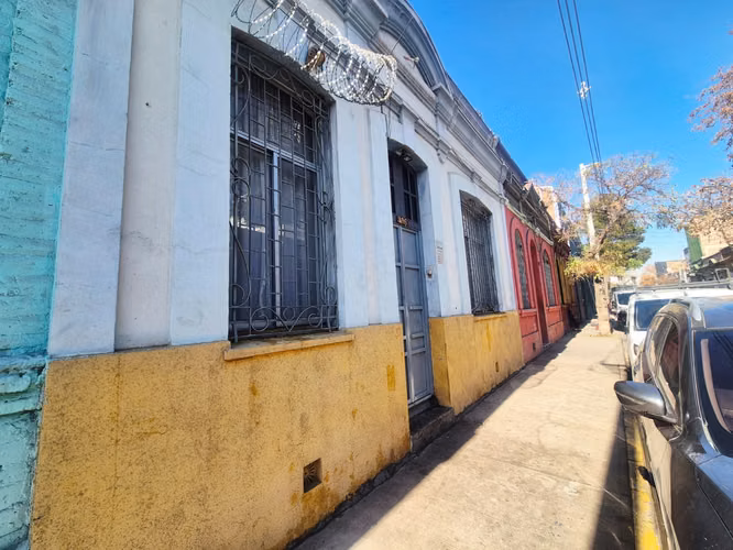 Arquitectura con carácter y espacios amplios - Imagen 27