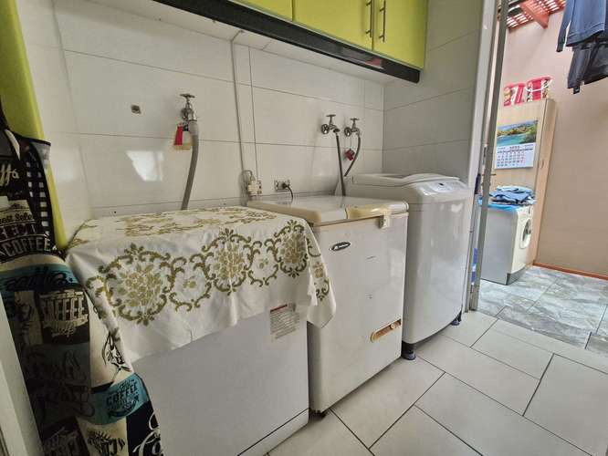 4 dormitorios, 4 baños y 5 estacionamientos - Imagen 27