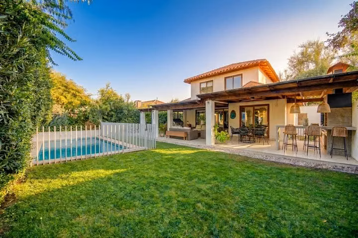 VENTA CASA CHILENA 2 PISOS | NO PERIMETRAL | 3D + SERVICIO + QUINCHO + PISCINA | PIEDRA ROJA | UF 12.590